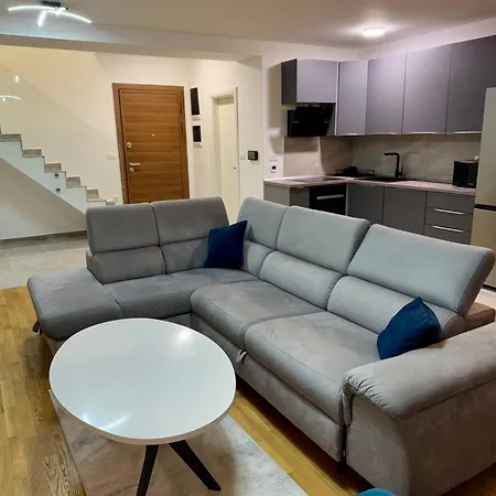 Bisi Penthouse Скопье